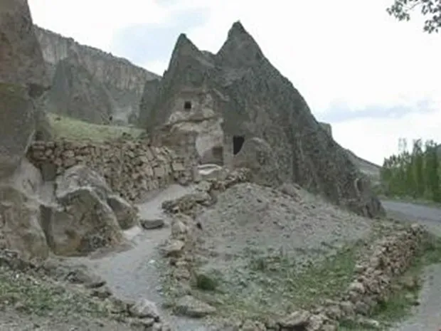 Yılanlı Kilise